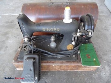 Antique 1941 Portable Electric Singer Sewing Machine 99-23 case manual