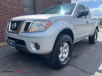 2013 Nissan Frontier SV King Cab V6 4WD, 89k Miles, Silver/Grey, Nice! - (Laconia, NH)