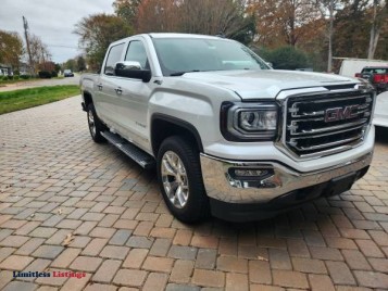 2018 GMC SIERRA SLT Z71 4X4 Crew Cab 5.3ltr 50k orig. Miles. 1 owner - (Lake Norman Denver. NC)