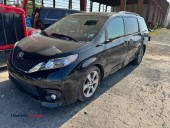 2013 Toyota Sienna SE 137k miles black - (Myerstown PA)