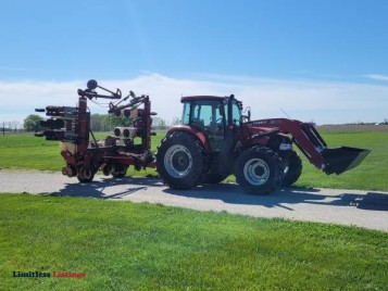 White 5100 planter - 8 row