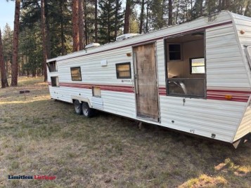35 foot camp trailer - (Clinton)