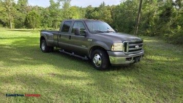 F350 Crew Cab Dually/ Clean, Low Miles - (Ebro)